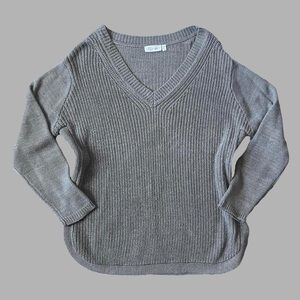 super comfy v-neck long sleeve crocheted gray chunky knit sweater from RD style